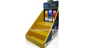 Bao bì Quốc Thịnh, đơn vị chuyên cung cấp, sản xuất và in kệ giấy carton 3 tầng trưng bày sản phẩm tại TP.HCM có uy tín